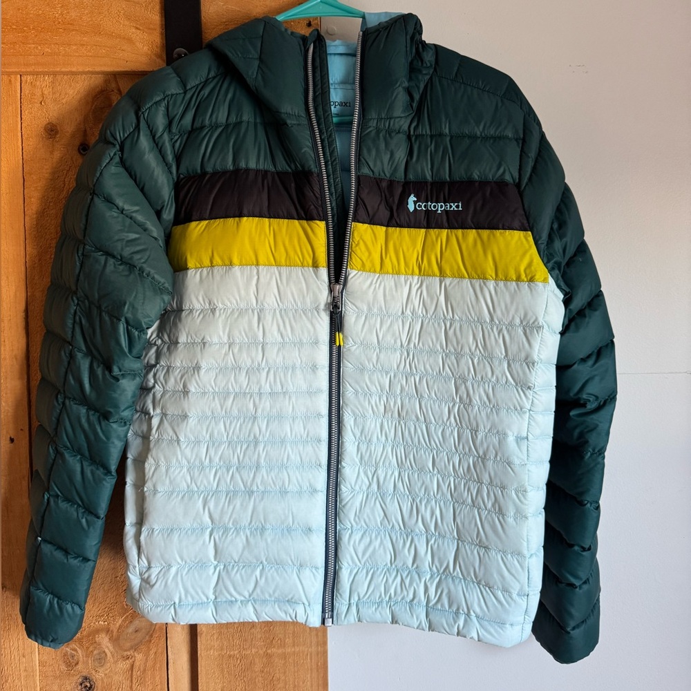 Cotopaxi women’s hooded fuego